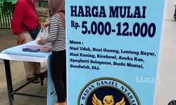 Viral Lapak Sarapan MBG Jual Sushi Mentai Lima Ribuan Pakai Slogan Kocak Solusi Perut Gawat