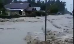Banjir Betalemba Poso Putus Jalan Poros Napu Akibat Tanggul Sungai Rusak