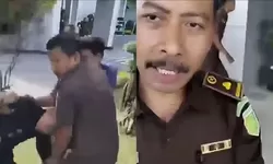 Viral Video Demonstran Dijambak di Kejati Sultra, Jaksa Sebut Petugas Bocor Kepala
