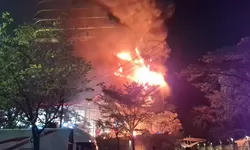 Nipah Mall Makassar Kebakaran Minggu Malam, Pengunjung Panik Berhamburan