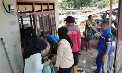Pembersihan Lumpur Banjir Bandang Desa Avolua Digenjot, TAGANA Parigi Moutong Targetkan Dua Hari