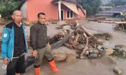 Avolua Parigi Moutong Diterjang Banjir Bandang, 12 Rumah Rusak dan Jalur Utama Macet