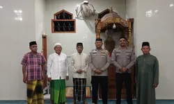 Ramadhan Penuh Berkah, Polres Langkat Gelar Sahur On The Road dan Safari Shalat Subuh