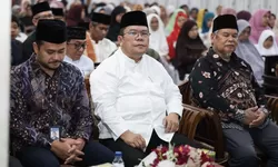 Wako Pematangsiantar Menyerahkan Dana Hibah ke Masjid Muhammadiyah di Acara Safari Ramadhan Jln Merdeka 