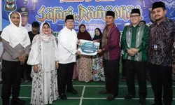 Wako Pematangsiantar Menyerahkan Dana Hibah ke Masjid Muhammadiyah di Acara Safari Ramadhan Jln Merdeka 