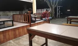 Ngopi Santai Penuh Keakraban di Talawi