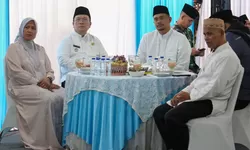 Gubsu dan Wagubsu didampingi Wako Pematangsiantar Safari Ramadhan di Masjid Nurul Ikhwan.