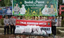 Hari Ke-19 Ramadhan, Polres Langkat Berbagi 200 Takjil untuk Masyarakat