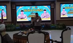 Buka Puasa Bersama Jurnalis, Polda Kaltim Tekankan Kolaborasi Informasi dan Kepedulian Sosial.