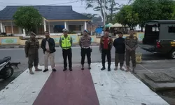 Pastikan Mudik Aman, Polsek Tanjung Balai Utara Kawal Ketat Stasiun Kereta Api