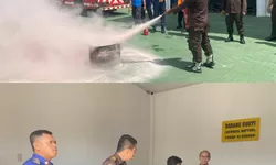 Kejari Simalungun Dengan Damkar Simalungun, Gelar Simulasi Penggunaan APAR Untuk Pengamanan Gudang Barang Bukti.