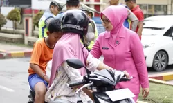 Polres Langkat dan Bhayangkar Berbagi Takjil diHari ke-23 Ramadhan, Wujud Kepedulian kepada Masyarakat