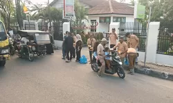 FORWAKA Tanjung Balai & Kejari Tanjung Balai Bagikan Takjil Ambil Berkah Dibulan Ramadhan dan Jalin Kebersamaan