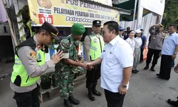 Wesly bersama Forkopimda mengunjungi Pos Pam dan Pos Yan ldul Fitri 2026.