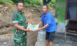 Babinsa Koramil 12/Simo Tebar Berkah Ramadhan, Zakat Fitrah Disalurkan Langsung ke Rumah Warga
