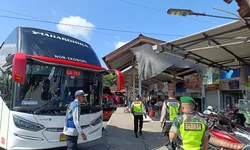 Sinergi TNI–Polri Di Purwantoro Ciptakan Rasa Aman Bagi Pemudik