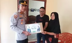 Polres Tanjung Balai Bagikan Paket Parcel dan Tali Asih untuk Purnawirawan hingga Tokoh Agama