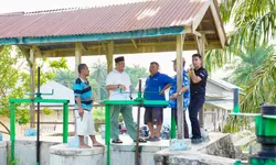 Komitmen Jaga Infrastruktur, Bupati Batu Bara Tinjau Jembatan dan Pintu Air di Desa Air Hitam