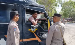 Jelang Mudik Lebaran, Sat Binmas Polres Tanjung Balai Sambangi Sopir Bus