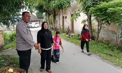 Bhabinkamtibmas Tanjung Balai Selatan Ingatkan Warga Bahaya Judi Online dan Narkoba