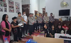 Wakapolres Tanjung Balai Bersama Bhayangkari Melayat ke Rumah Duka Putra Kasat Tahti IPDA Sem.H.Sinaga, S.E.