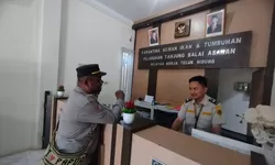 Sat Binmas Polres Tanjung Balai Sambangi Kantor Karantina Perkuat Pengawasan Pelabuhan.