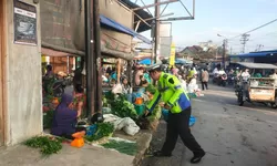 Jaga Kelancaran Arus Lalu Lintas, Sat Lantas Polres Tanjungbalai Tertibkan Pedagang