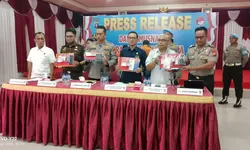 Polres Barito Timur Ungkap Jaringan Narkoba, Amankan Tiga Tersangka dan Barbuk  97,8 Gram Sabu