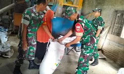 Beras Menjadi Kebutuhan Utama, Babinsa Cek Penggilingan Pastikan Stok Aman