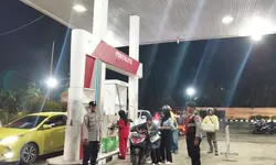 Cegah Penimbunan BBM, Personel Polres Tanjung Balai Jaga Ketat SPBU Sijambi