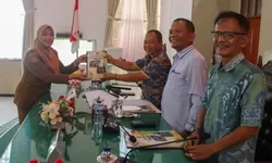 Wawako Pematangsiantar Hadiri Paripurna III Tahun 2026 tentang Penyampaian Nota Pengantar LKPJ Wako Pematangsiantar.