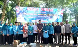 Peringati HKG PKK Ke 54 Tahun 2026, dr. Sheila Letakkan Batu Pertama Bedah Rumah Warga Sido Rahayu