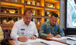 Bupati Batu Bara Teken Hibah Lahan HGU untuk Pembangunan Tempat Pengolahan Sampah Terpadu   