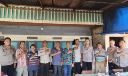 Ngopi Bareng Jelang May Day, Polisi dan Buruh Sepakat Jaga Kondusifitas.