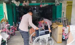 Wujudkan Kepedulian, Kapolres Tanjung Balai Berikan Kursi Roda untuk Warga Disabilitas