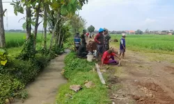 Sumber Air Dekat Mempermudah Satgas TMMD Reg ke-128 Kodim 0725/Sragen