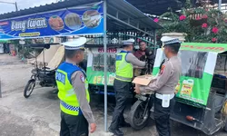 Satlantas Sergai Gelar Jumat Barokah, Tebar Kepedulian di Simpang Rampah