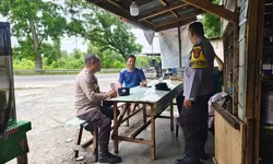 Polsek Sei Tualang Raso Sambangi Warga di Warung Kopi,