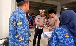 Waka Polres Tanjung Balai Pantau Langsung Razia Kepatuhan Pajak Kendaraan.