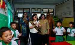 Ketua PKK Kota Pematangsiantar  Berkunjung ke PAUD-SAB di Kec.Siantar Marihat.