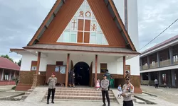 Polri Hadir, Ibadah Kenaikan Yesus Kristus di Humbahas Berjalan Kondusif