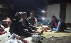 Pererat Silaturahmi dan Jaga Kondusifitas Wilayah, Babinsa Koramil Nogosari Laksanakan Patroli