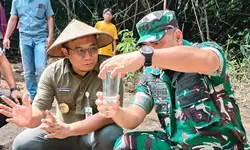 Air Bening dari Sumur Bor TMMD Tuai Apresiasi Danrem 074/Warastratama 