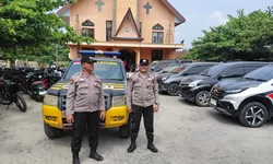 Polsek Stabat Laksanakan Pengamanan Ibadah Minggu, Wujud Kehadiran Polri Berikan Rasa Aman kepada Masyarakat