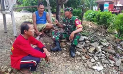 Wujudkan Wilayah Aman dan Kondusif, Babinsa Aktif Sambangi Tokoh Masyarakat