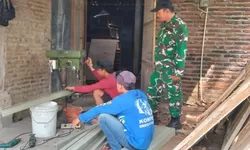 Gotong Royong Bangun Jembatan Merah Putih, TNI dan Warga Gunung Kancil Wujudkan Impian lama.