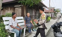 Bhabinkamtibmas Tanjung Balai Utara Ingatkan Warga Lewat Cooling System Waspada Penipuan