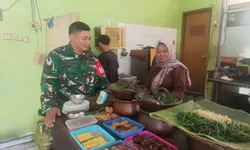 Apa Maksud & Tujuan Babinsa Kratonan Datangi Rumah Makan Nasi Pecel, Inilah Jawabannya