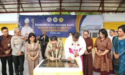 Wesly Silalahi menghadiri Pemberkatan Gedung Baru RS.Harapan Jl.Farel Pasaribu.