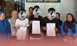 Polsek Sibolga Sambas Berikan Pembinaan kepada Remaja Penyalahguna Lem Kambing, Cegah Potensi Tawuran dan Kriminalitas